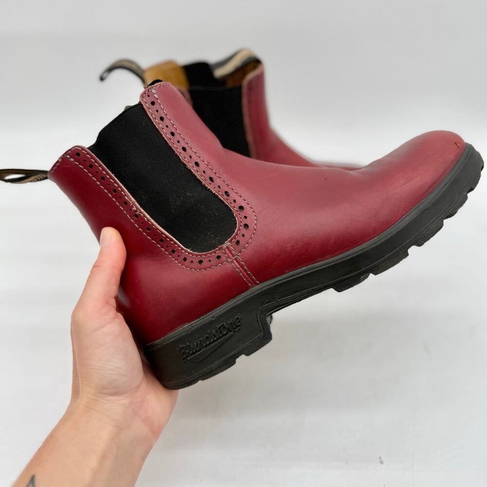 Blundstone Red 1443 Leather Pull-On High Top Chelsea Boots Women's Size 7.5